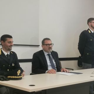 Al centro: il questore Giuseppe Mariani