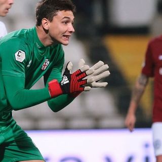 Saro, portiere saracinesca