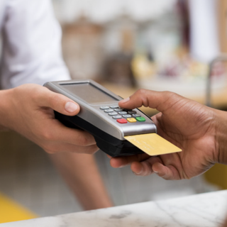 Da oggi scattano le sanzioni per chi rifiuta i pagamenti con il POS