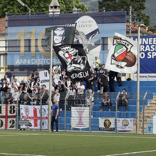 I tifosi al seguito della squadra (foto Lussoso)