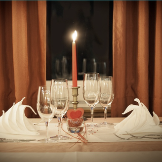 San Valentino, celebrano 6 italiani su 10, spesa media 85 euro. Sondaggio Confesercenti–Ipsos