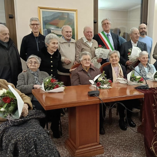 Cigliano, festa per i 21 che hanno raggiunto il traguardo dei 90 anni