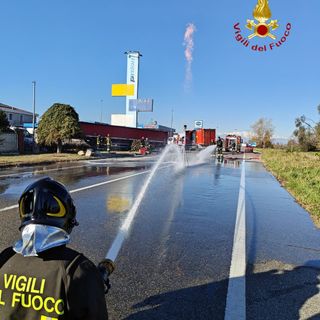 Incidente sulla Tangenziale, giornata di lavoro per mettere in sicurezza e rimuovere i mezzi