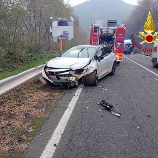 Scontro ad Agnona: gravi danni alle auto, due persone in ospedale