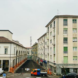Via Palazzo di Città e piazza Municipio: via l'asfalto, arriva l'acciottolato
