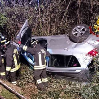 Capottato fuori strada: incidente a Varallo