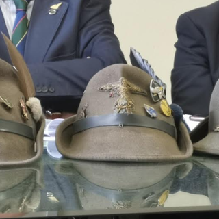 Gli Alpini ricordano don Pollo e don Luigi. E giovedì inizia la festa del gruppo Porta Torino