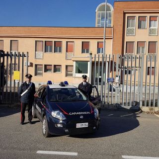"Taglia" i chilometri dell'auto da rivendere: titolare di autosalone denunciato per truffa