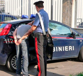 Truffa e furto aggravato: arrestato un vercellese