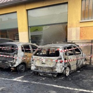 Auto a fuoco a Gattinara, denunciato un 40enne