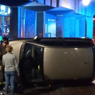 Borgosesia, incidente in centro città