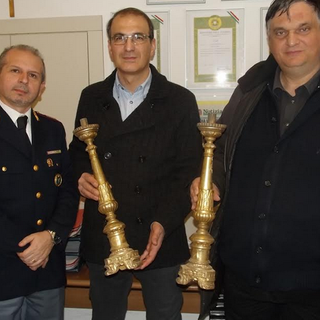 Furti di arte sacra: la Polfer di Vercelli recupera due candelabri del 1600