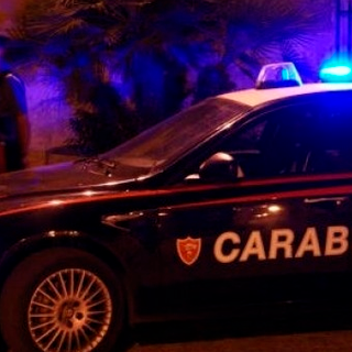 Evade dai domiciliari e va a rubare in due appartamenti