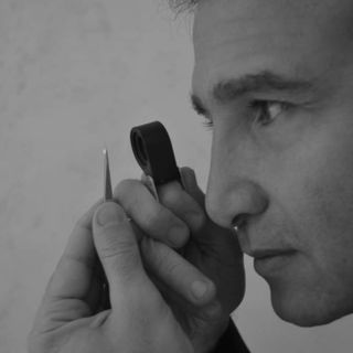 Trova gemme per 500mila euro in una cantina comprata all'asta