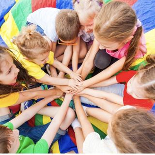 Biud10 per i bimbi ucraini: l'associazione pagherà le spese del centro estivo ai 50 ragazzini profughi