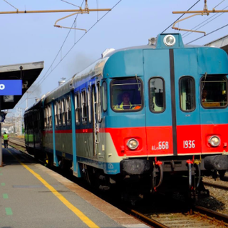Donna investita dal treno a Chivasso: sulla linea Torino - Milano ritardi fino a 70 minuti