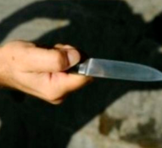 Tentarono una rapina: messi in fuga dal lancio di bottiglie