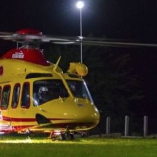 Azzannato dal pitbull di casa, muore un bimbo di 5 mesi: tragedia a Palazzolo