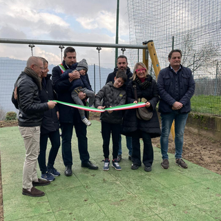 Mantenuta la promessa alla piccola Lucia: ora Foresto ha il suo parco giochi