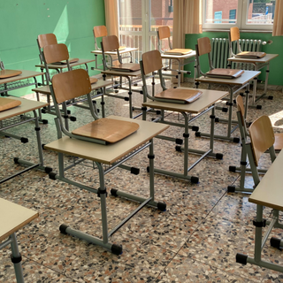 Gattinara: scuola rimessa a nuovo e presto anche un'aula... in cortile