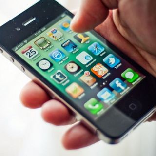 Cerchi l'ospedale e risponde il sindaco: lo "scherzo" finisce con una denuncia