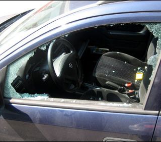 Furti sulle auto parcheggiate: tre denunce