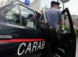 Evade dai domiciliari: trovato a spasso in strada