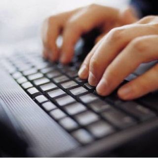 Truffe, attenzione alle false richieste di aiuto per l’Ucraina