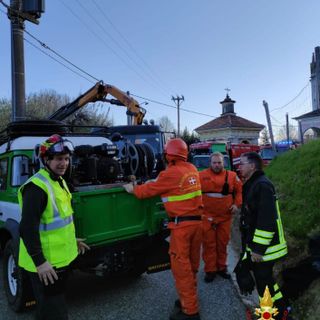 Cavi elettrici tranciati dal vento: incendio e case senza corrente