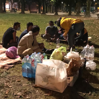 «Migranti di piazza Mazzini, qualche passo avanti ma la soluzione resta lontana»