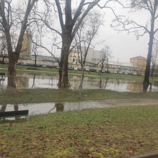 Altre 36 ore di pioggia: allerta meteo per il territorio di Vercelli. Smottamento a Borgosesia