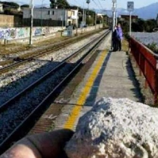 Teppisti all'assalto del treno Vercelli - Pavia