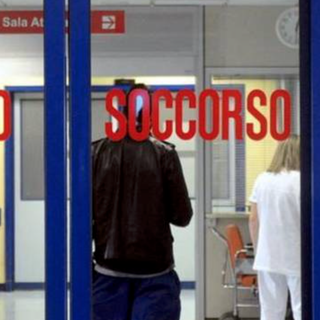 Colpi di caldo e disidratazione: una trentina di accessi al giorno in ospedale. I consigli per gli anziani