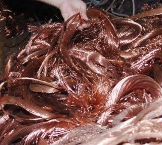 Rubano un chilometro e mezzo di cavi di rame