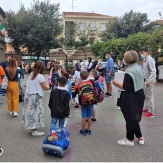 Scuola, rientro a settembre senza mascherine