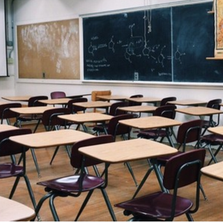 Vacanze, ponti e clausola di flessibilità: le novità del calendario scolastico 2023 - '24