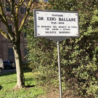 E' tornata al suo posto la lapide in memoria del dottor Ballarè