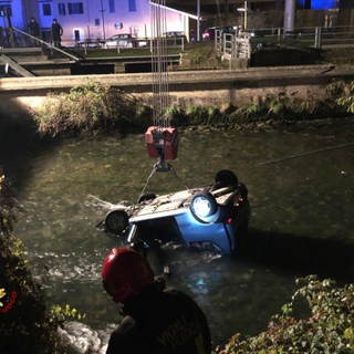 Dramma a Tronzano: con l'auto precipita nel canale Depretis