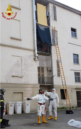 Malore in casa: Vigili del Fuoco in azione in piazza Galilei