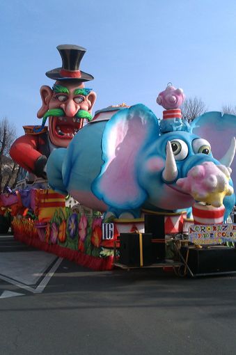 Il maltempo colpisce ancora: oggi niente sfilata Il maltempo colpisce ancora: oggi niente sfilata