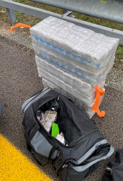 Corriere della droga si ribalta con l'auto a Borgo d'Ale: arrestato dopo una caccia all'uomo tra i campi Corriere della droga si ribalta con l'auto a Borgo d'Ale: arrestato dopo una caccia all'uomo tra i campi