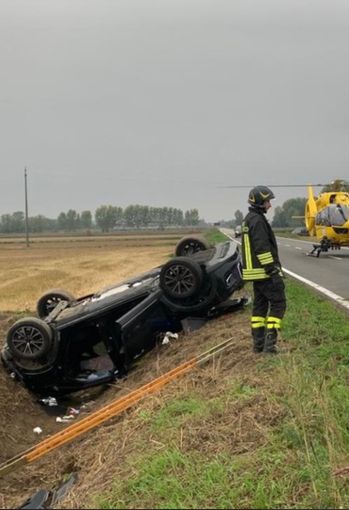 Tre feriti nell'auto finita fuori strada: coinvolta una bimba di due anni Tre feriti nell'auto finita fuori strada: coinvolta una bimba di due anni