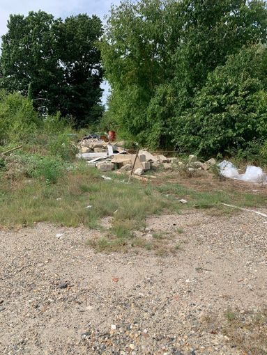 Piazzale trasformato in discarica: interrogazione del Pd Piazzale trasformato in discarica: interrogazione del Pd