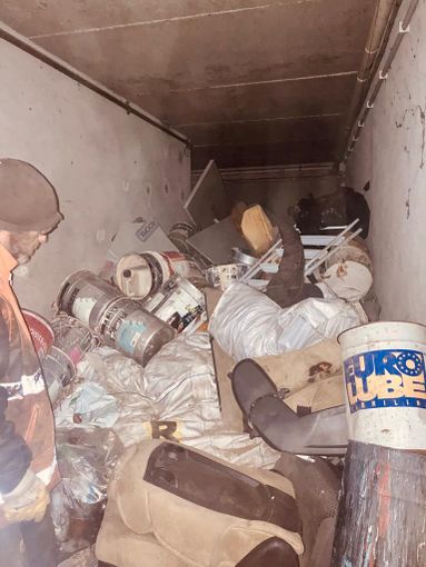 Case di via Dante: via gli ultimi rifiuti, poi parte la ristrutturazione