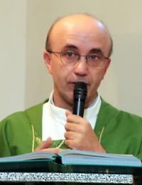 Lutto in diocesi per don Valentino Costanzo, aveva 62 anni Lutto in diocesi per don Valentino Costanzo, aveva 62 anni