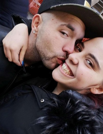 La mamma di Leonardo e il suo compagno La mamma di Leonardo e il suo compagno