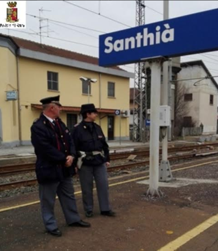Aggredisce una passeggera sul treno Torino - Milano Aggredisce una passeggera sul treno Torino - Milano