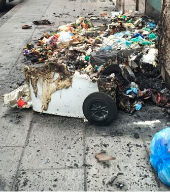 Cassonetti incendiati: le telecamere hanno ripreso qualcuno?