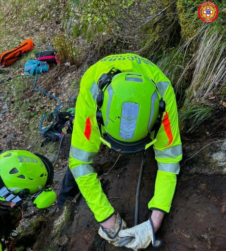 Schiacciato da un grosso masso a Valdilana, escursionista finisce al Cto Schiacciato da un grosso masso a Valdilana, escursionista finisce al Cto