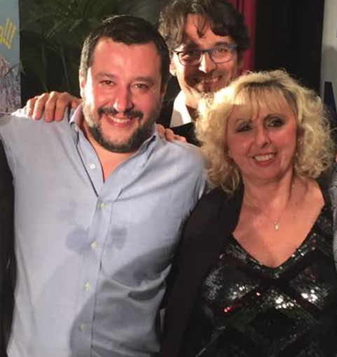 La sindaca rieletta in una foto con Matteo Salvini La sindaca rieletta in una foto con Matteo Salvini